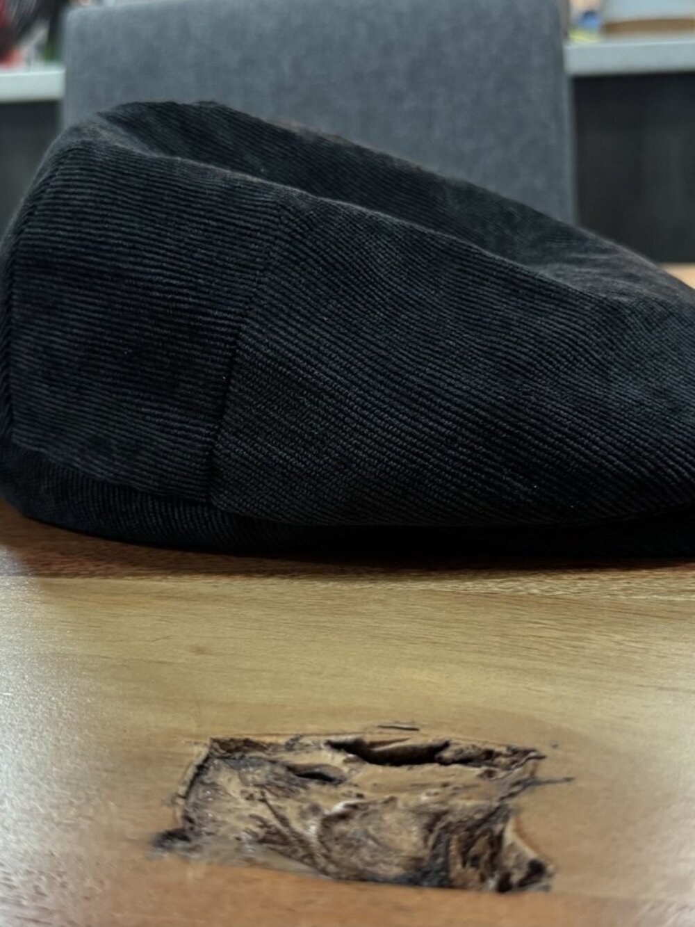 Charcoal corduroy beret